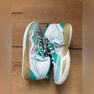 NIKE KYRIE 8 INFINITY KEEP SUE FRESH size 8.5